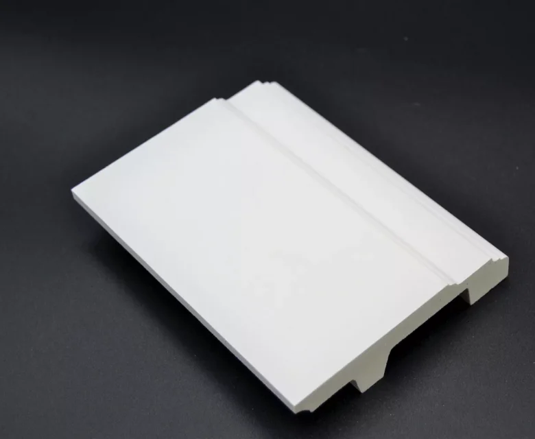 Fußleiste "Sansibar" (Sockelleiste weiß) kaufen auf Stuckversand.com